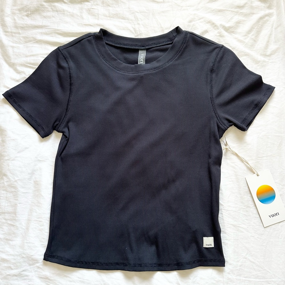 VUORI Madra Fitte Tee (NEW with tags)